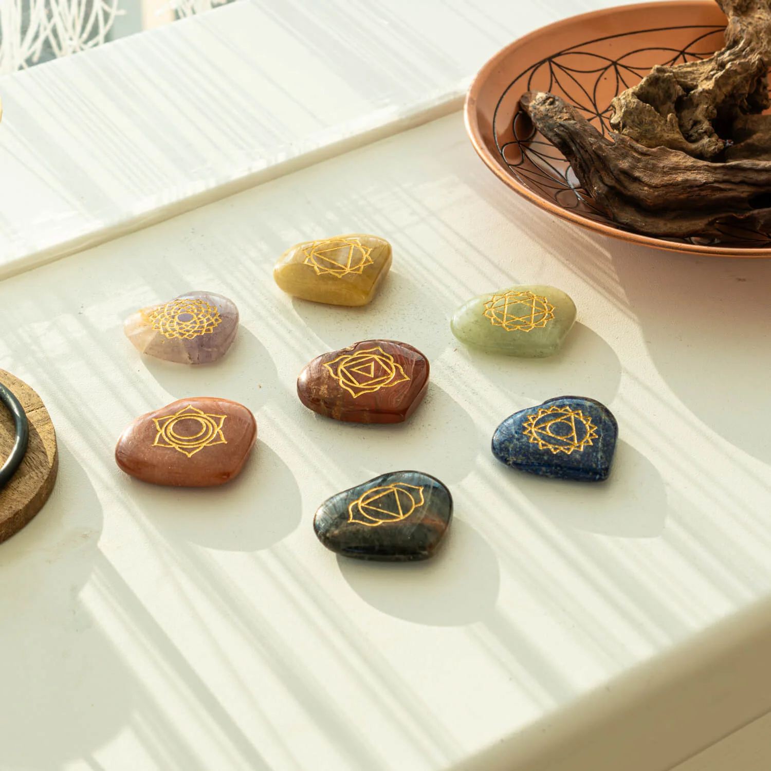 Edelstein Set mit 7 Chakra Symbolsteinen in Herzform - Image 2