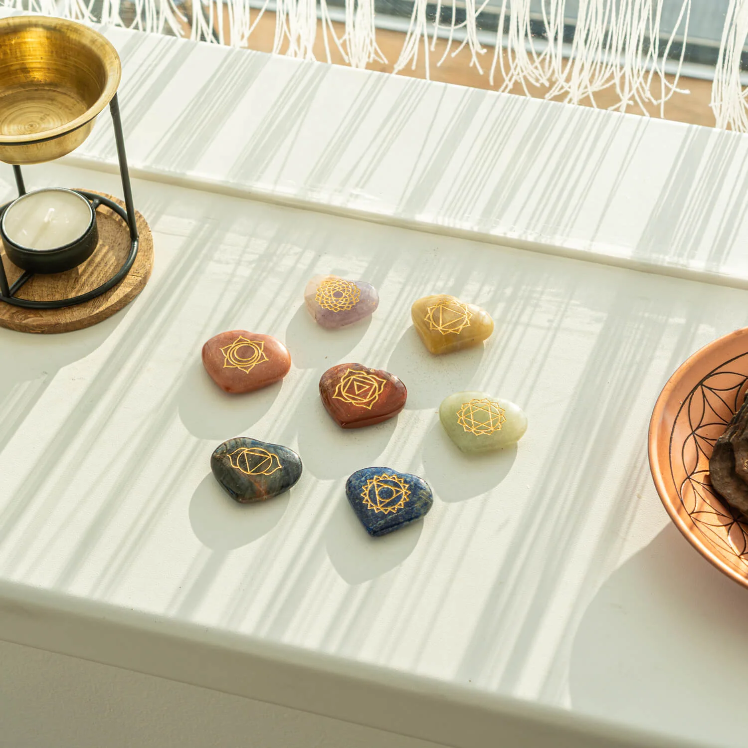 Edelstein Set mit 7 Chakra Symbolsteinen in Herzform - Image 3