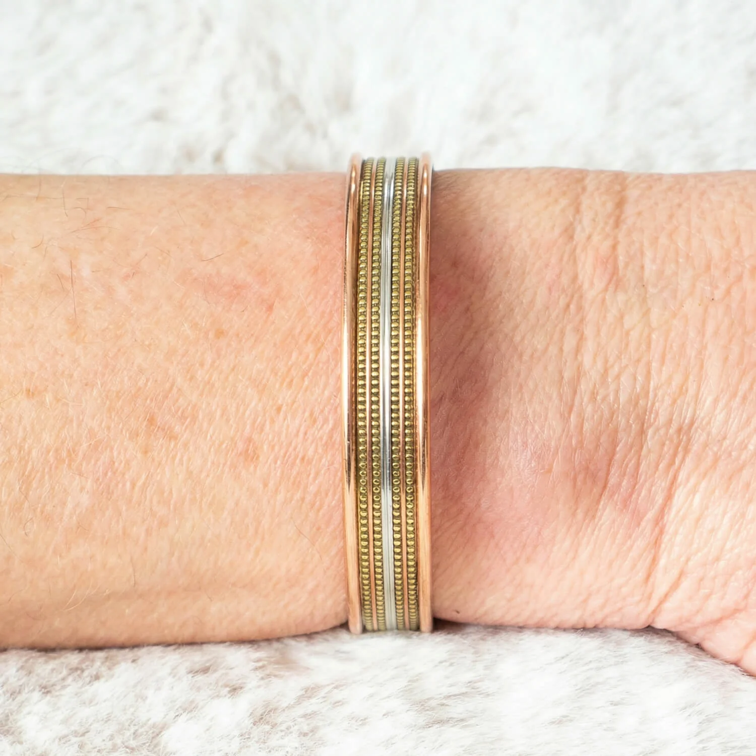 Magnetisches Kupferarmband „Linienmuster“ - Image 2