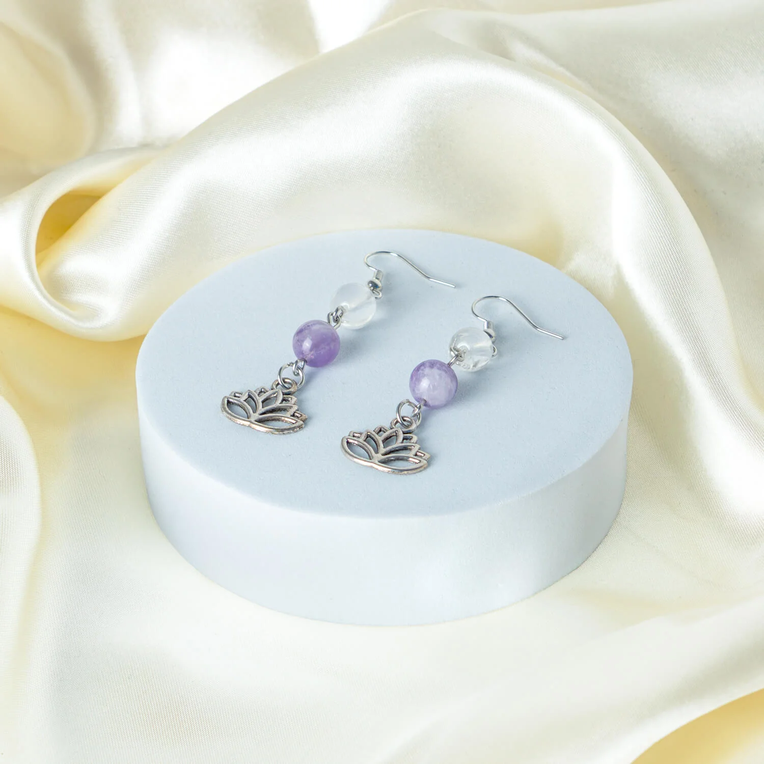 Ohrringe Chevron-Amethyst/Bergkristall mit Lotus - Image 2