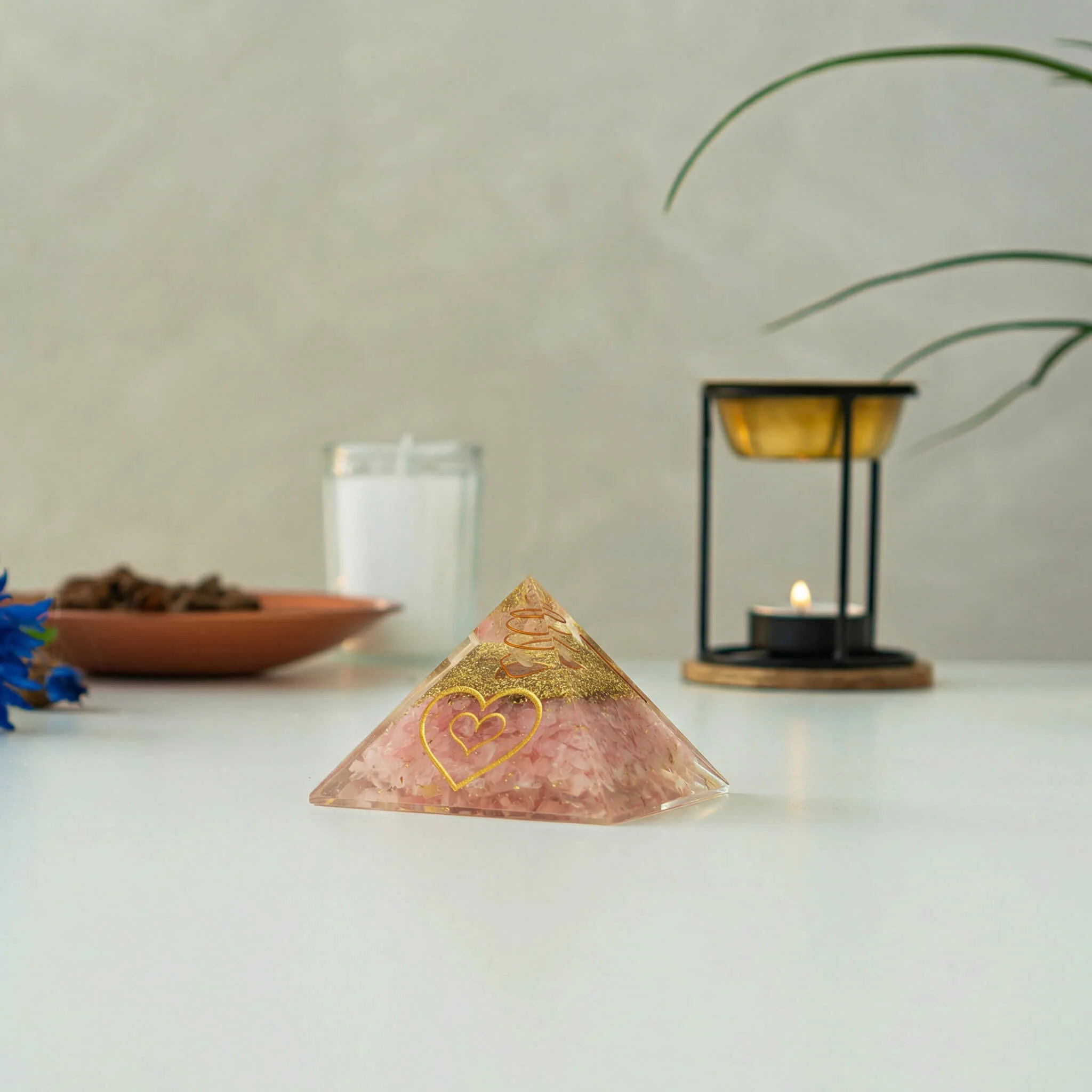 Orgonit Pyramide Rosenquarz mit Herz - Image 2