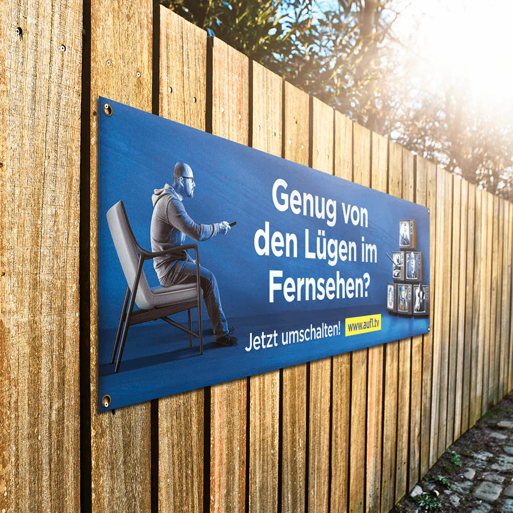 Plane „Genug von den Lügen im Fernsehen“ - Image 3