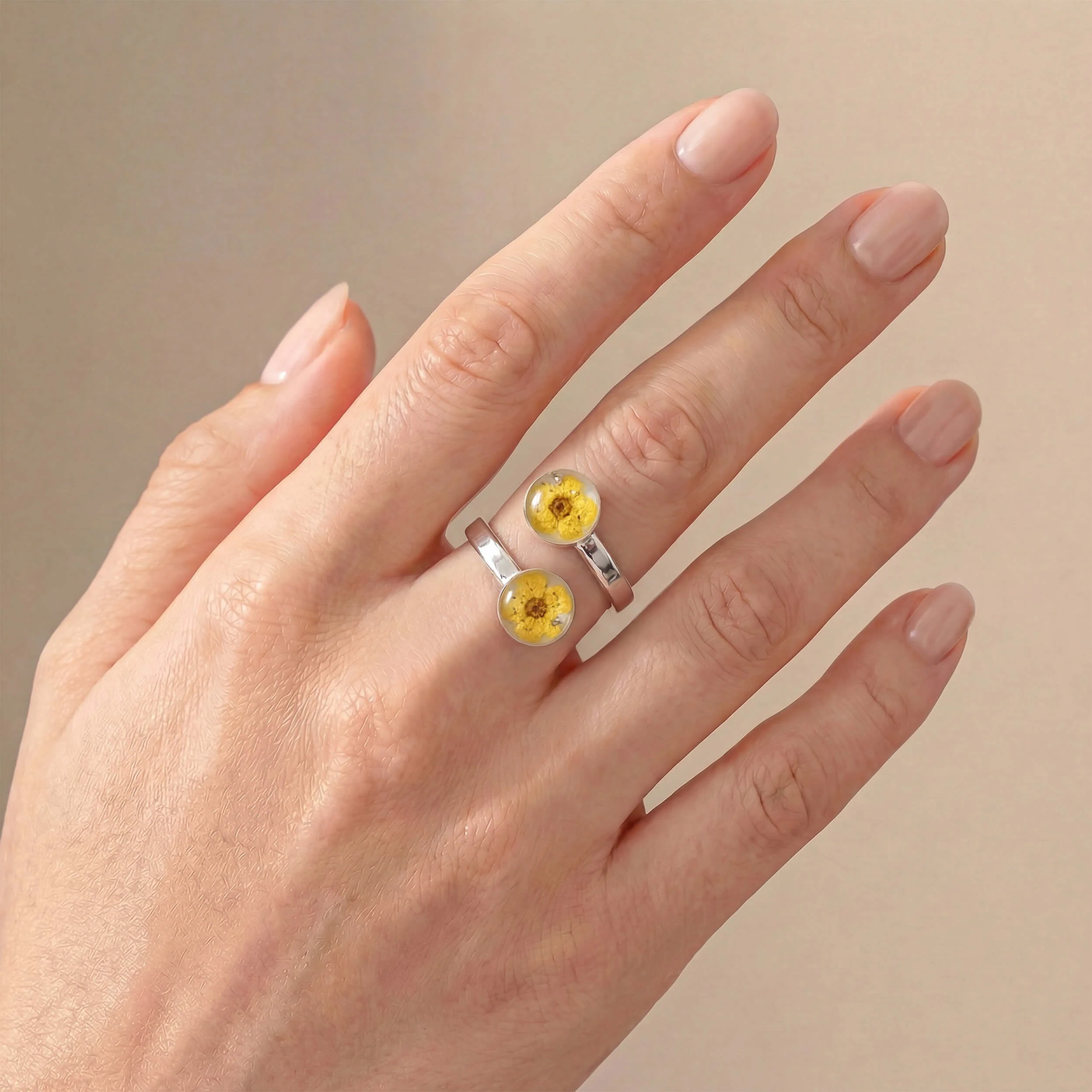 Ring mit gelber Spiere - Image 2