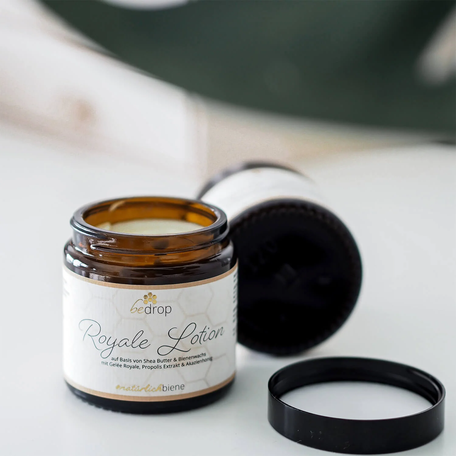 Royale Bodylotion mit Gelée Royale, Sheabutter und Akazienhonig - Image 3