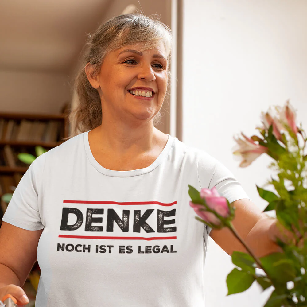 T-Shirt „Denke – Noch ist es legal“ - Image 6